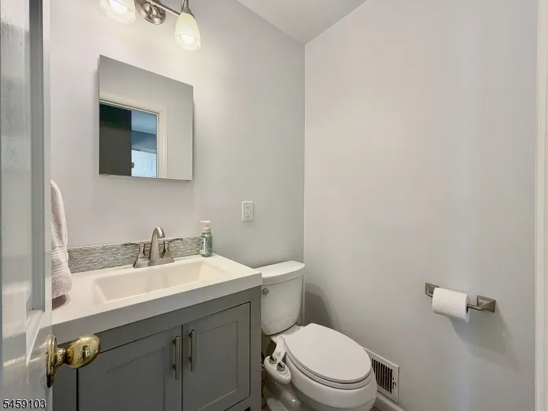 93 Summit Ct Westfield Town, NJ 07090