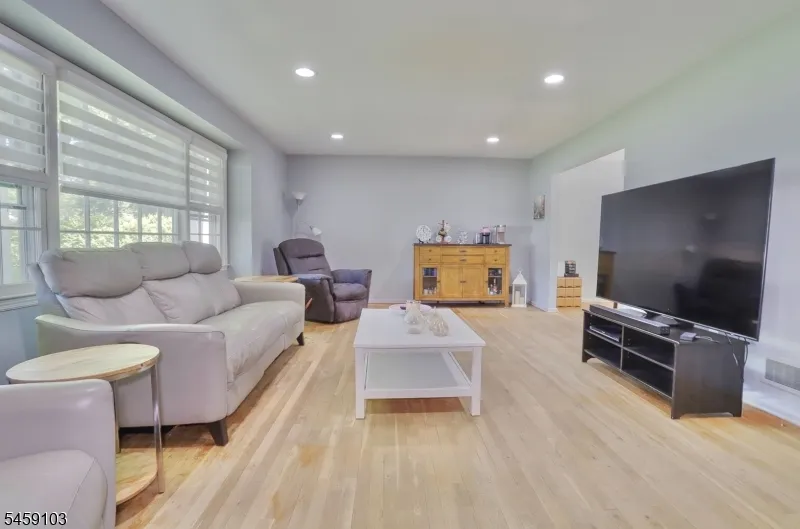 93 Summit Ct Westfield Town, NJ 07090