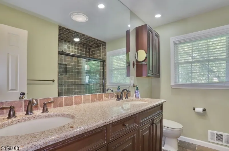 93 Summit Ct Westfield Town, NJ 07090