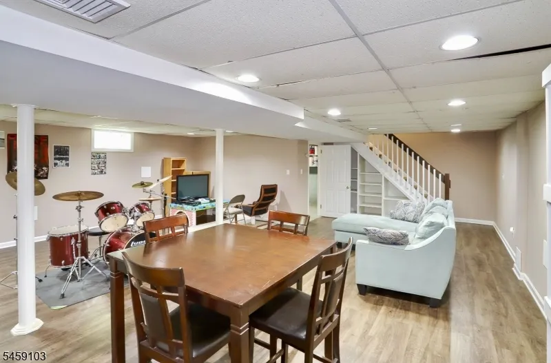 93 Summit Ct Westfield Town, NJ 07090