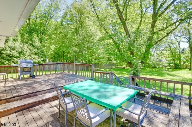 93 Summit Ct Westfield Town, NJ 07090