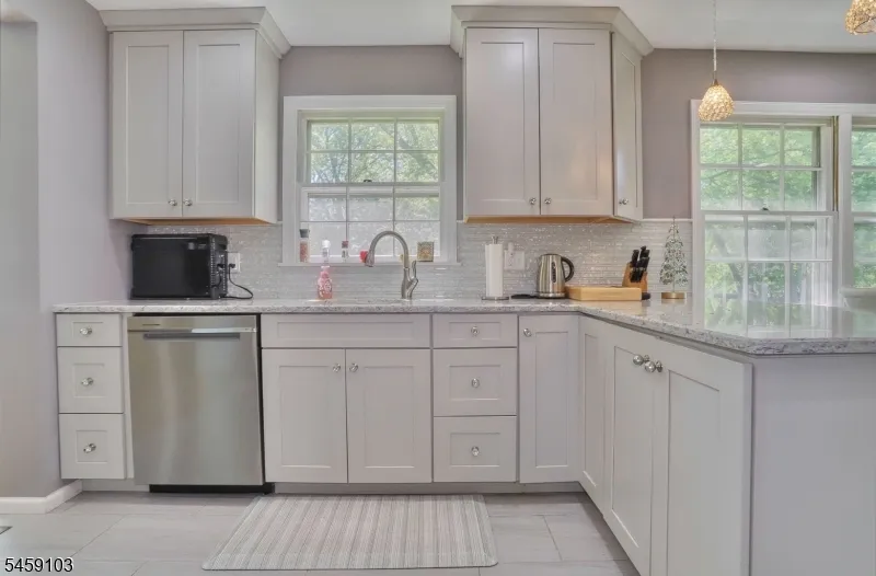 93 Summit Ct Westfield Town, NJ 07090