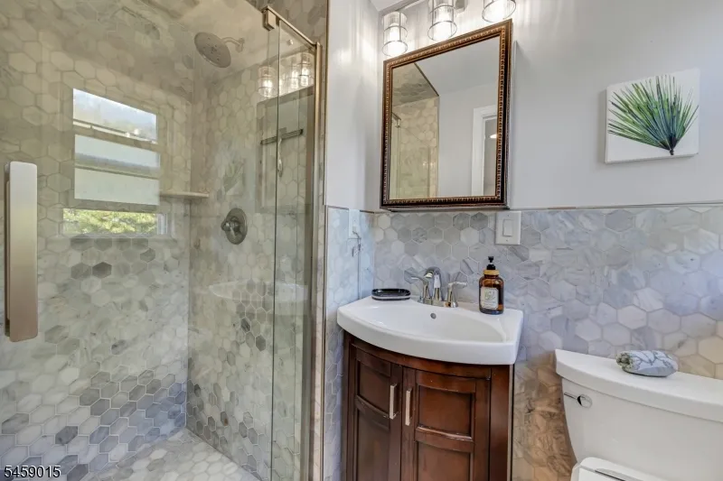 9 Edgewood Ave West Orange, NJ 07052