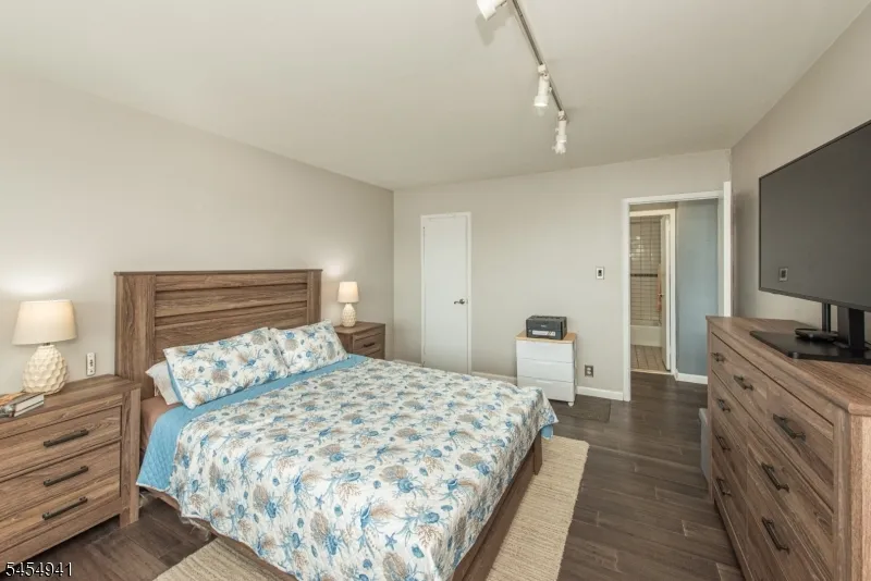 6040 BOULEVARD EAST #6F Unit 6F West New York Town, NJ 07093