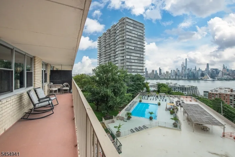 6040 BOULEVARD EAST #6F Unit 6F West New York Town, NJ 07093