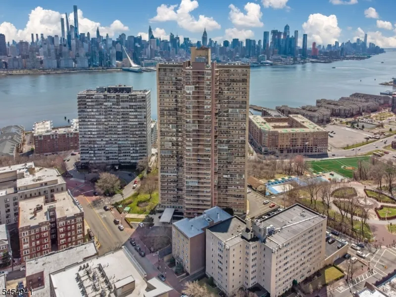6040 BOULEVARD EAST #6F Unit 6F West New York Town, NJ 07093