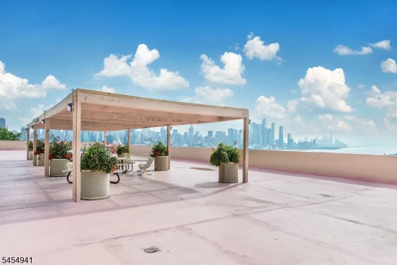 6040 BOULEVARD EAST #6F Unit 6F West New York Town, NJ 07093