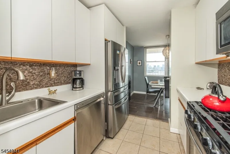 6040 BOULEVARD EAST #6F Unit 6F West New York Town, NJ 07093