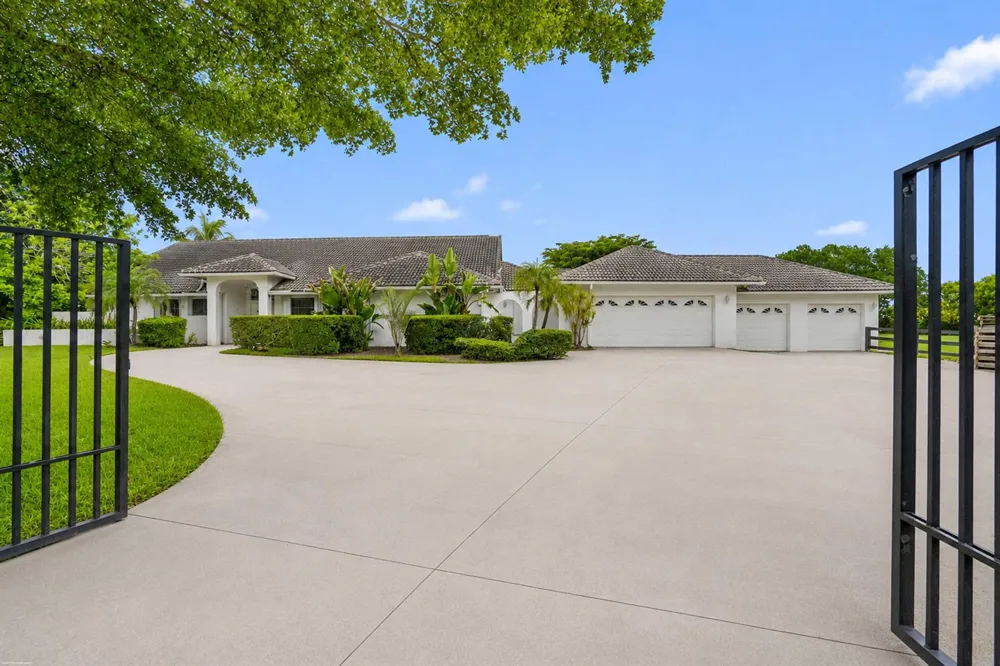 2389 KING TERRACE Wellington, FL 33414