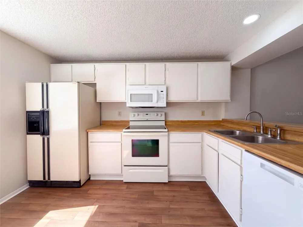 3803 60TH STREET W Bradenton, FL 34209