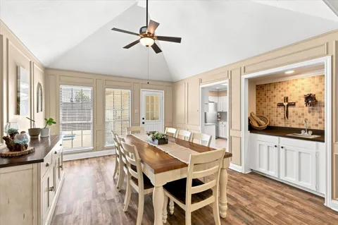 8712 Lake Country Drive