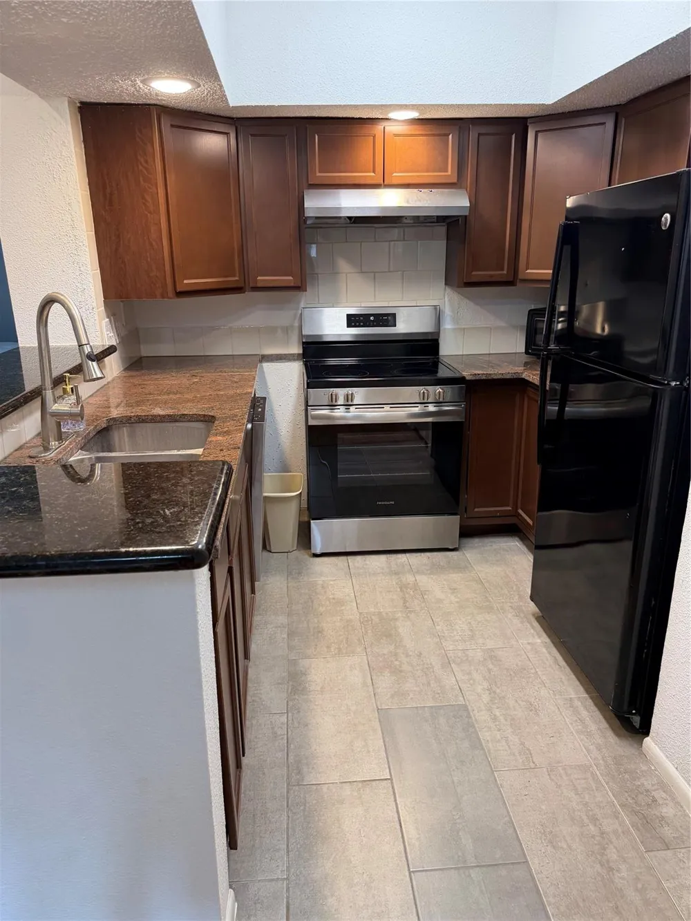 10855 Meadowglen Lane #808 Hockley, TX 77042