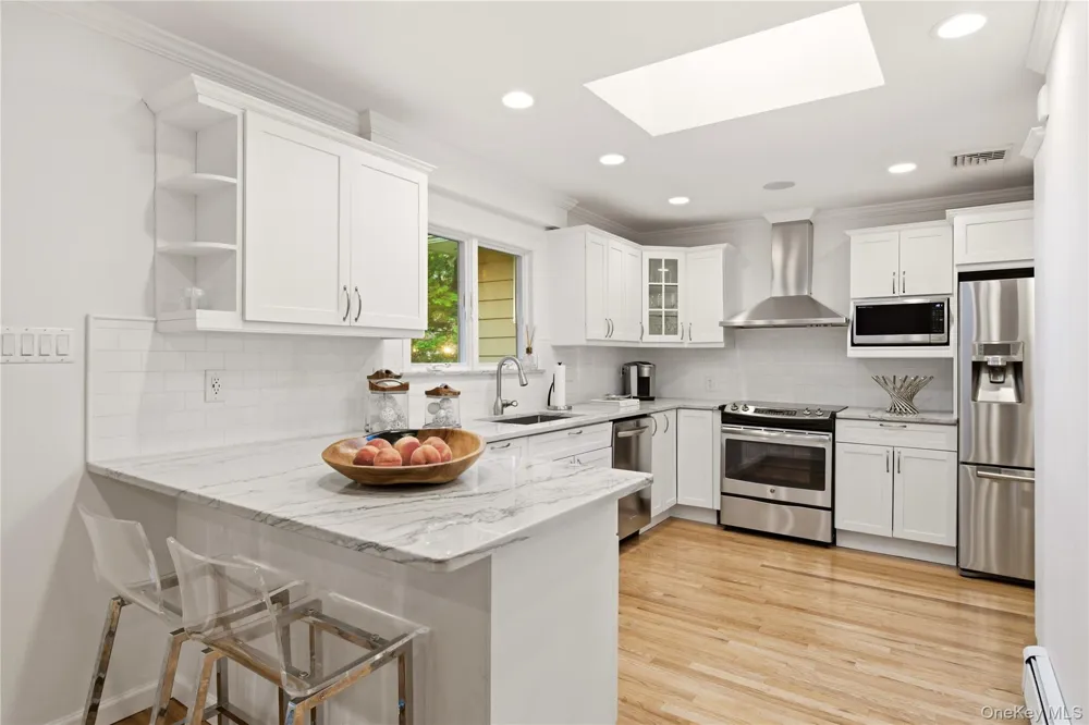 29 Sycamore Drive Roslyn, NY 11576