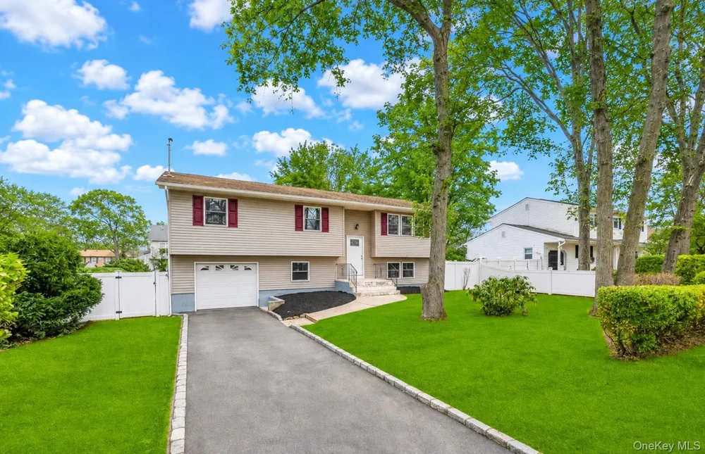 339 Avenue B Ronkonkoma, NY 11779