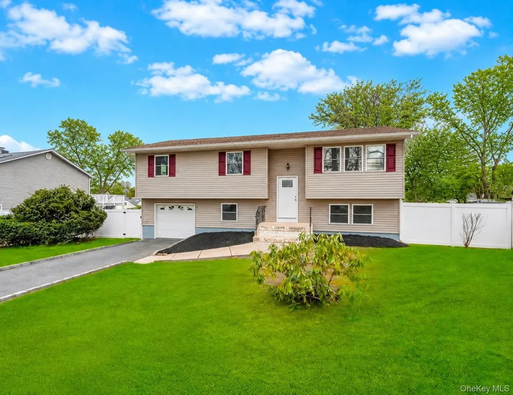 339 Avenue B Ronkonkoma, NY 11779