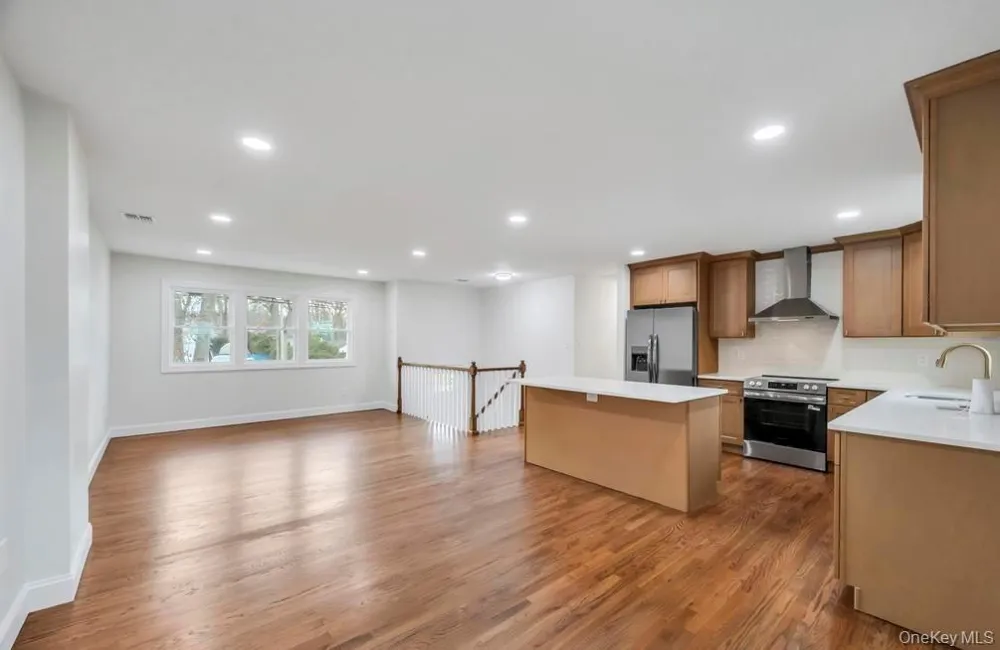 339 Avenue B Ronkonkoma, NY 11779