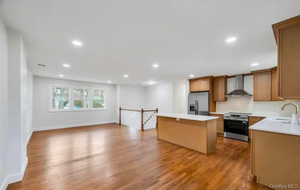 339 Avenue B Ronkonkoma, NY 11779