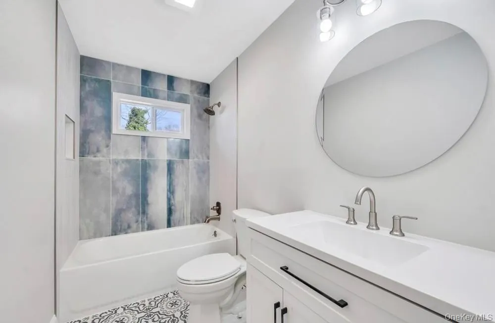 339 Avenue B Ronkonkoma, NY 11779