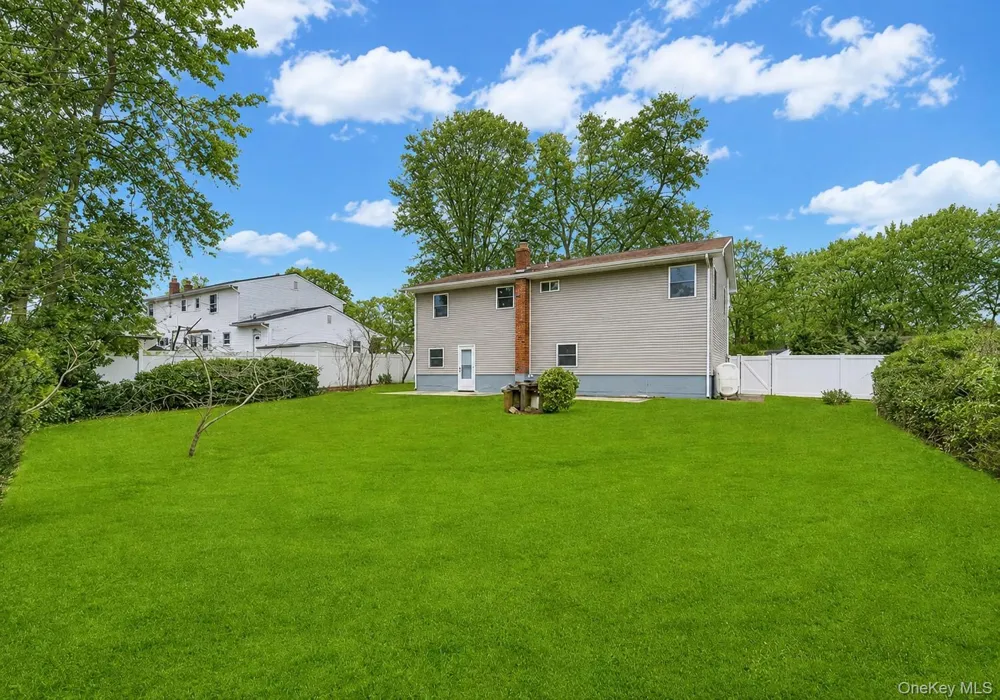 339 Avenue B Ronkonkoma, NY 11779