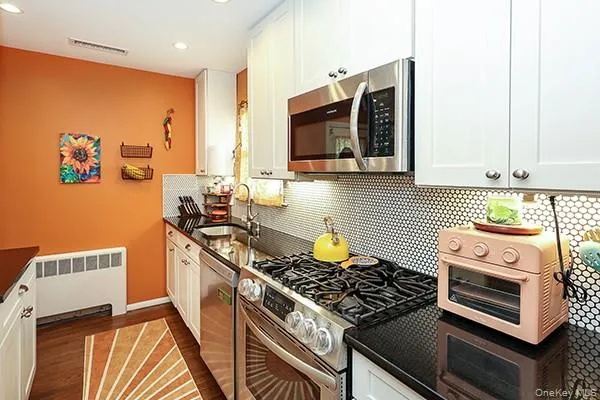 384 Michigan Avenue Massapequa Park, NY 11762