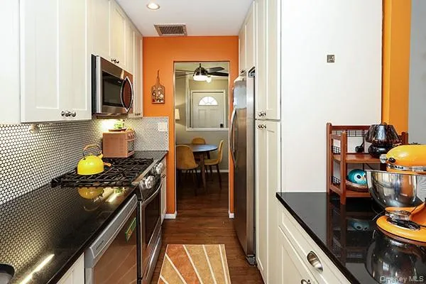 384 Michigan Avenue Massapequa Park, NY 11762