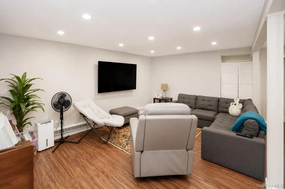 384 Michigan Avenue Massapequa Park, NY 11762