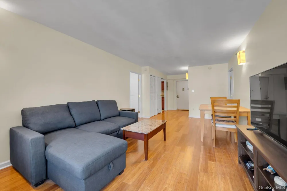 6434 Grand Central Parkway #3G Forest Hills, NY 11375