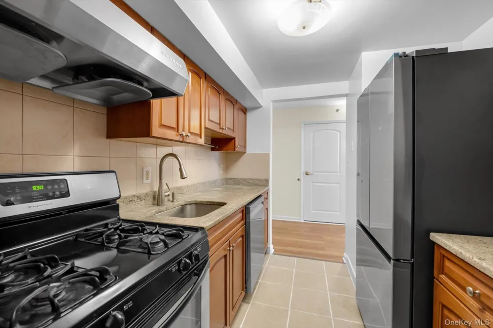 6434 Grand Central Parkway #3G Forest Hills, NY 11375