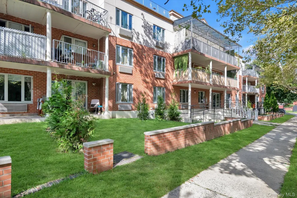 6434 Grand Central Parkway #3G Forest Hills, NY 11375