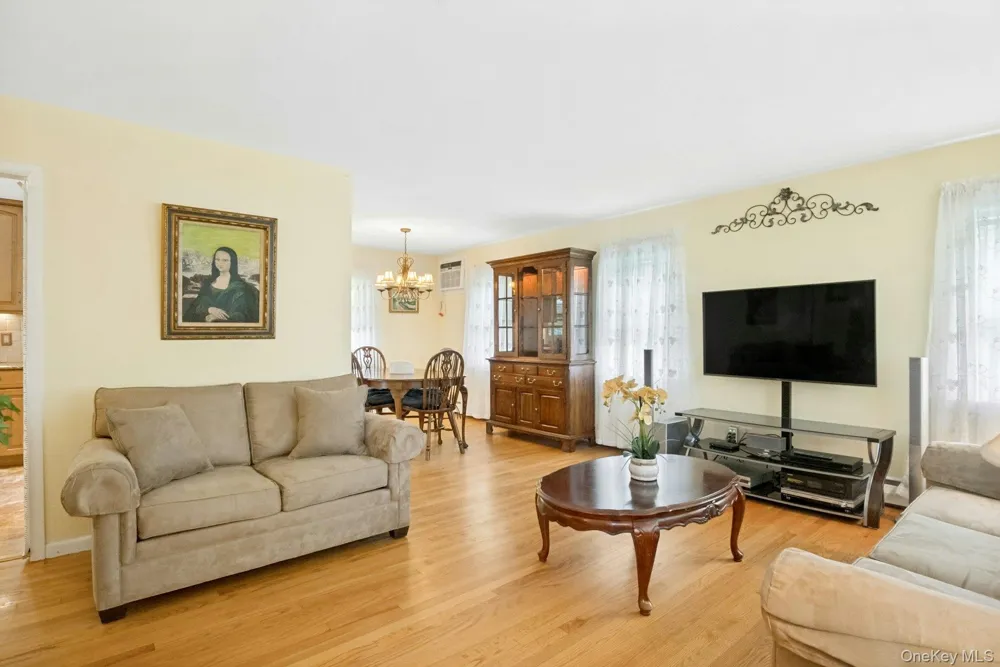 874 Linda Avenue Thornwood, NY 10594