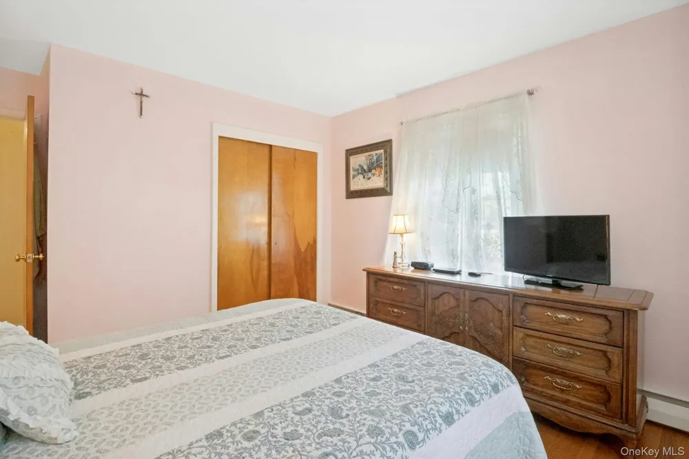 874 Linda Avenue Thornwood, NY 10594