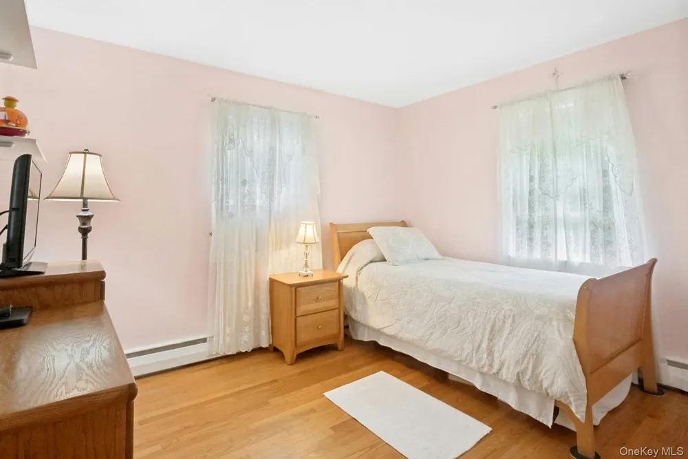 874 Linda Avenue Thornwood, NY 10594