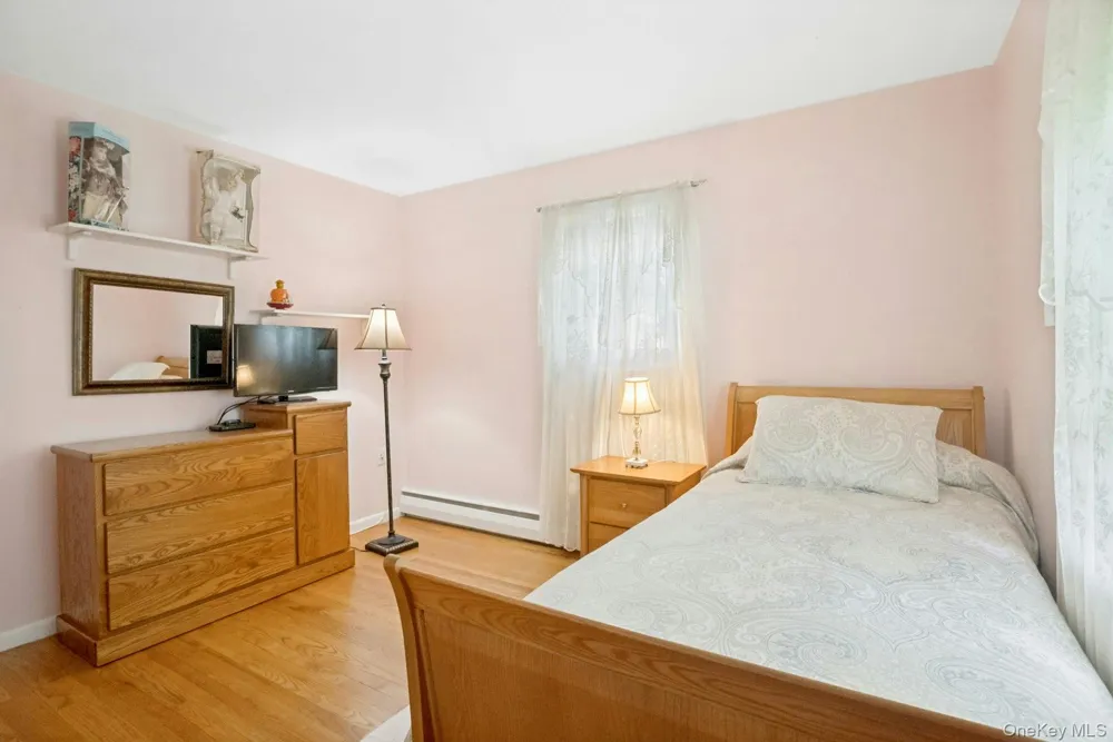 874 Linda Avenue Thornwood, NY 10594