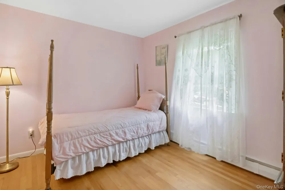 874 Linda Avenue Thornwood, NY 10594