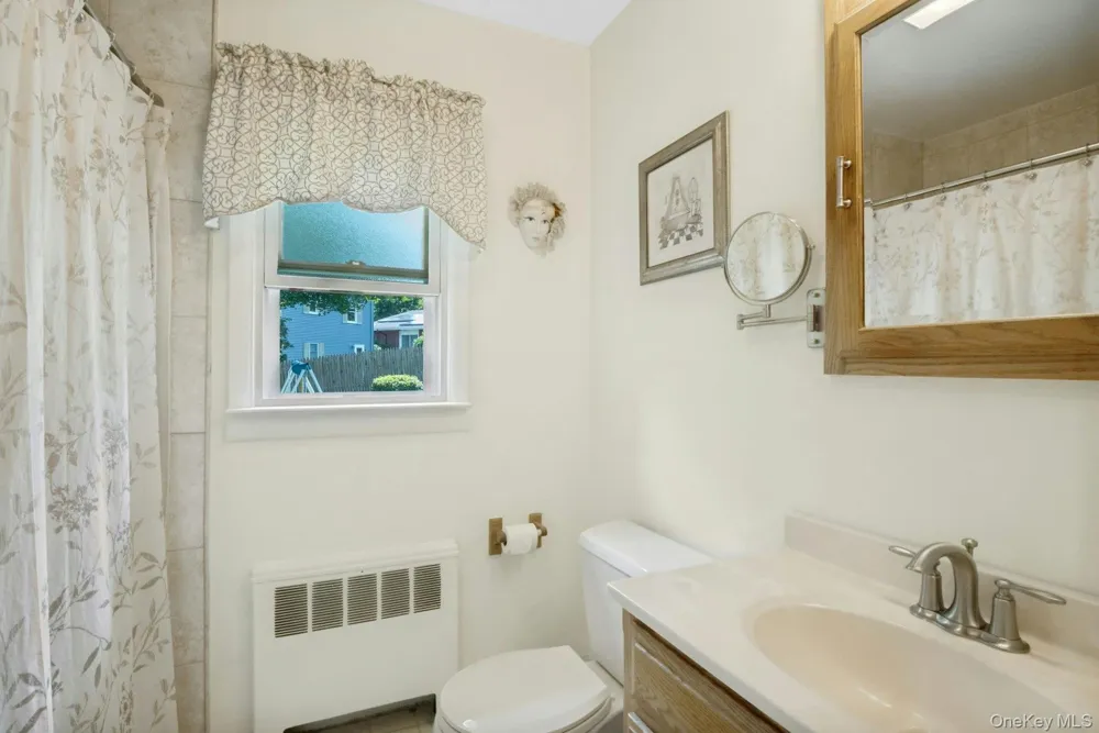 874 Linda Avenue Thornwood, NY 10594