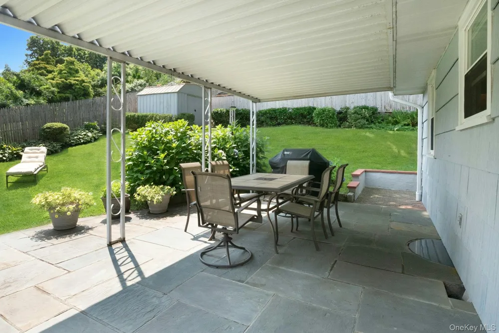 874 Linda Avenue Thornwood, NY 10594