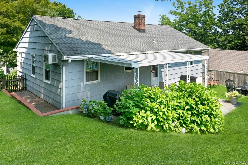 874 Linda Avenue Thornwood, NY 10594