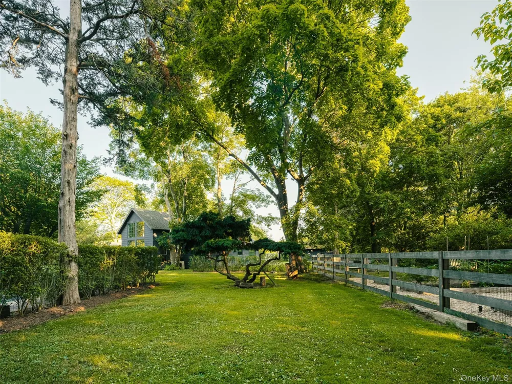 1200 Indian Neck Lane Peconic, NY 11958