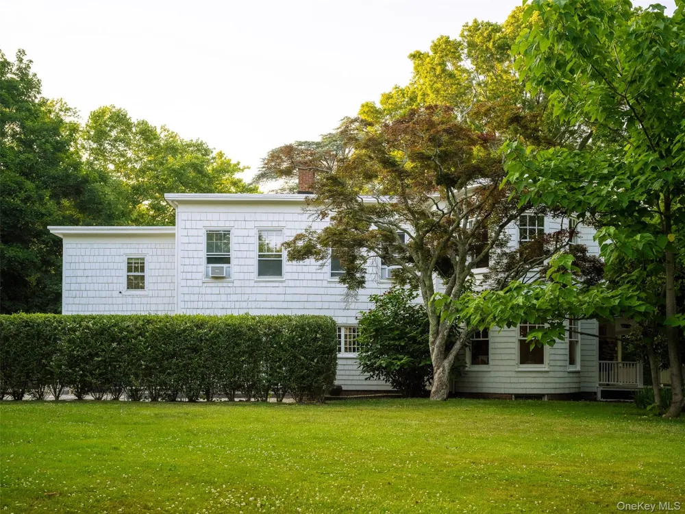 1200 Indian Neck Lane Peconic, NY 11958