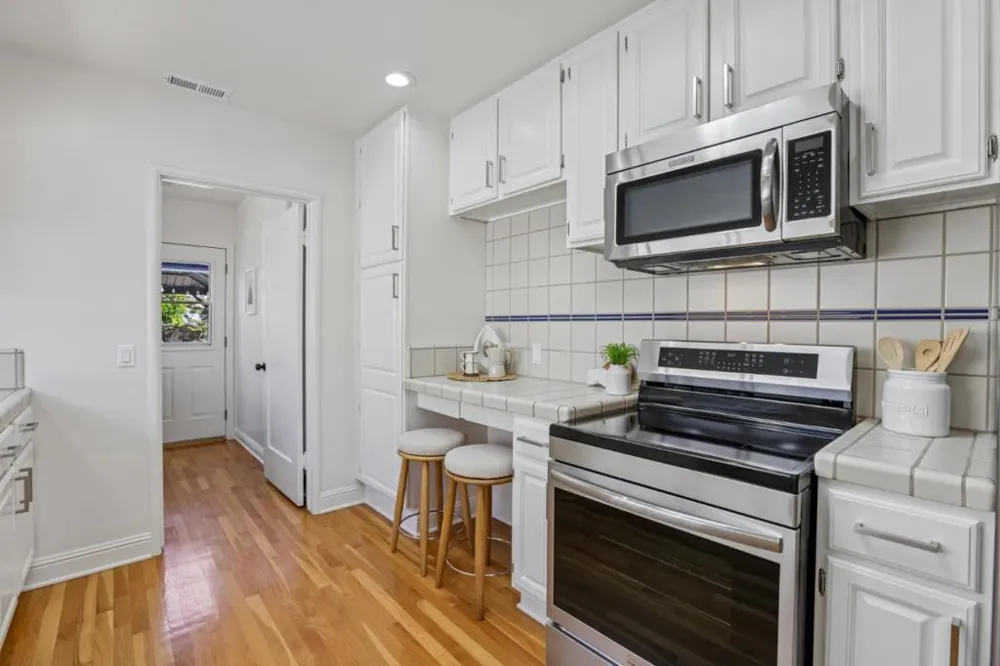 1054 Thornton Way San Jose, CA 95128