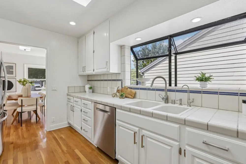 1054 Thornton Way San Jose, CA 95128