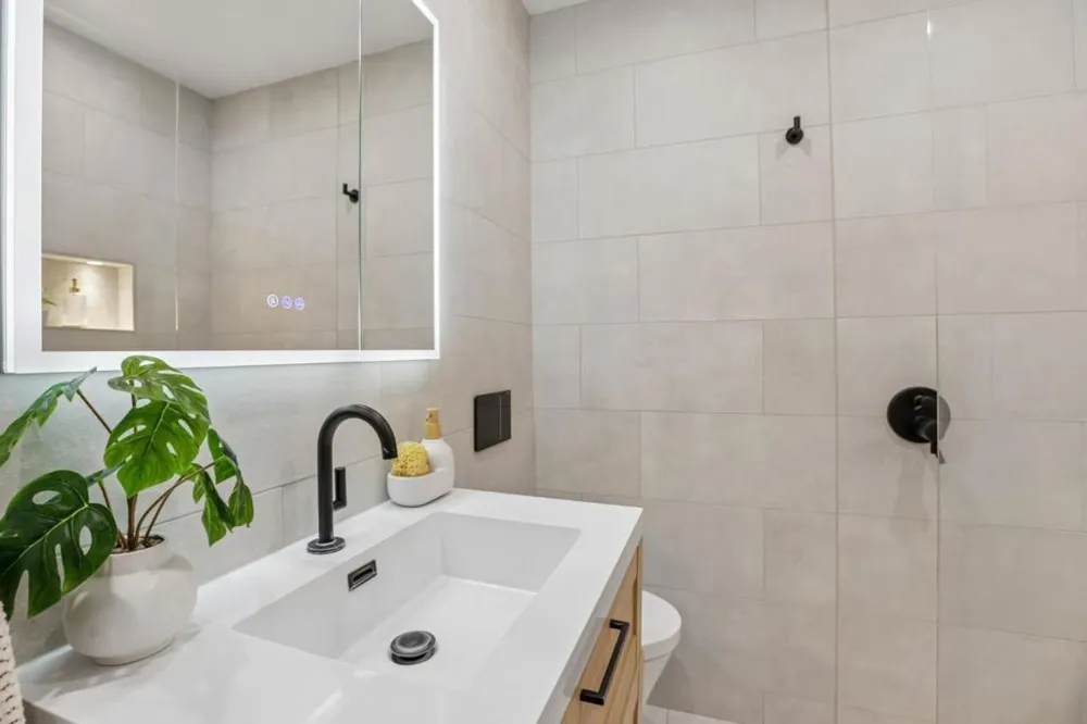 1054 Thornton Way San Jose, CA 95128