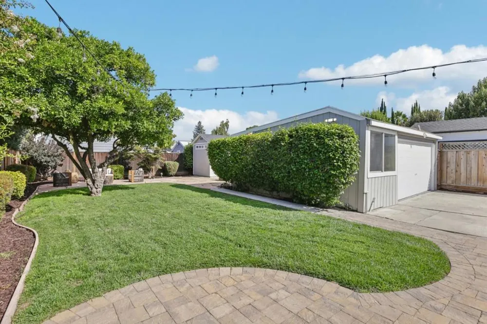 1054 Thornton Way San Jose, CA 95128