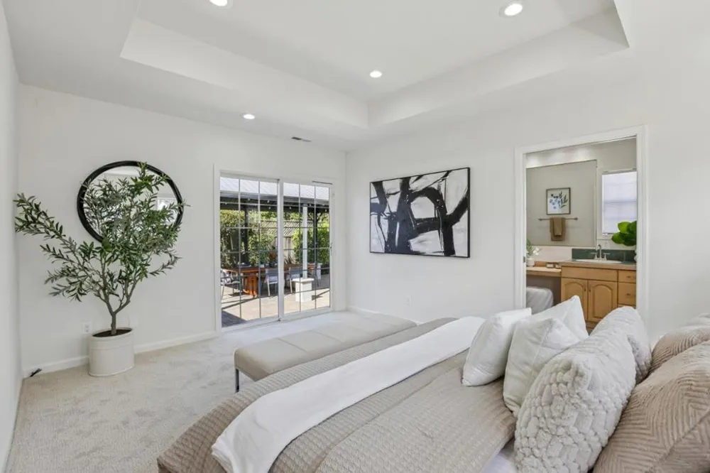 1054 Thornton Way San Jose, CA 95128