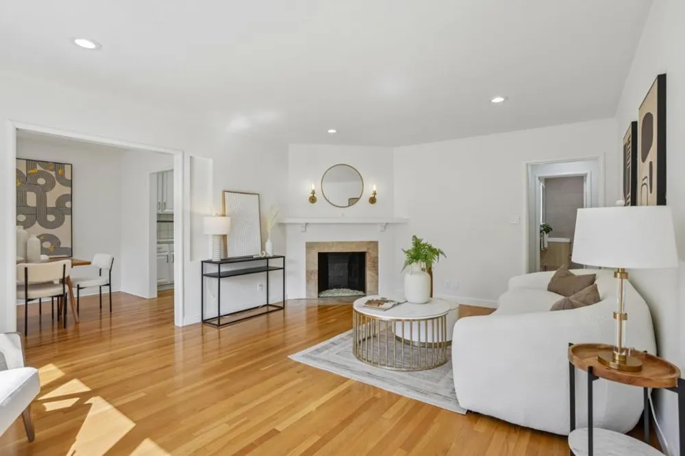 1054 Thornton Way San Jose, CA 95128
