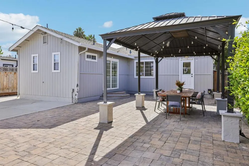 1054 Thornton Way San Jose, CA 95128
