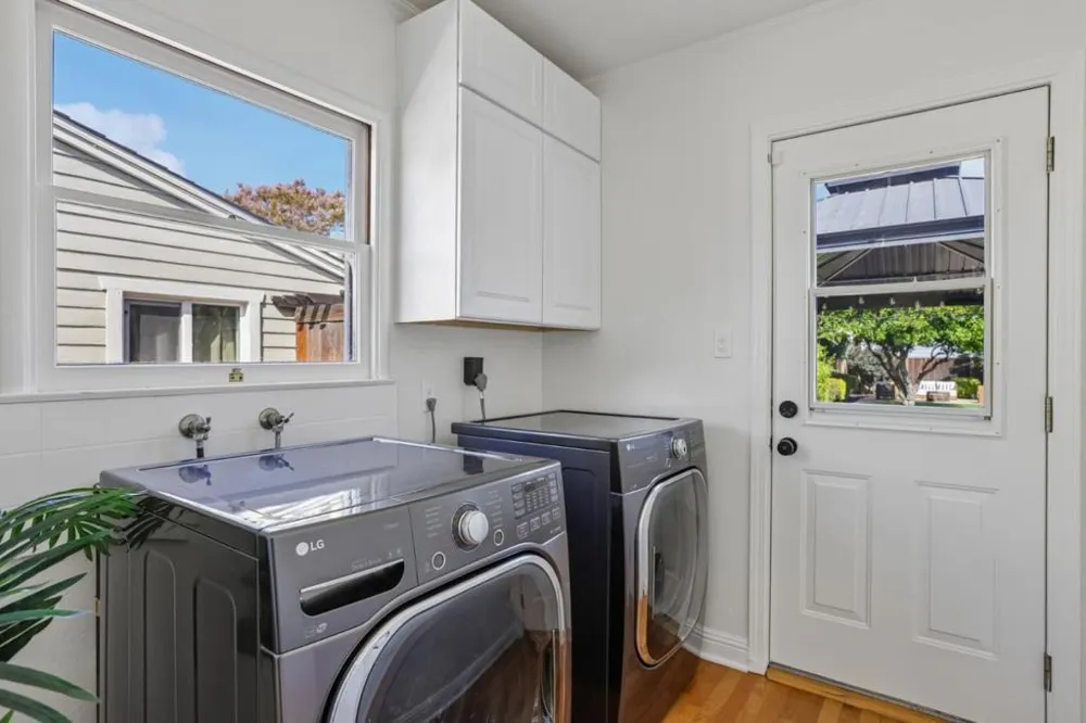 1054 Thornton Way San Jose, CA 95128