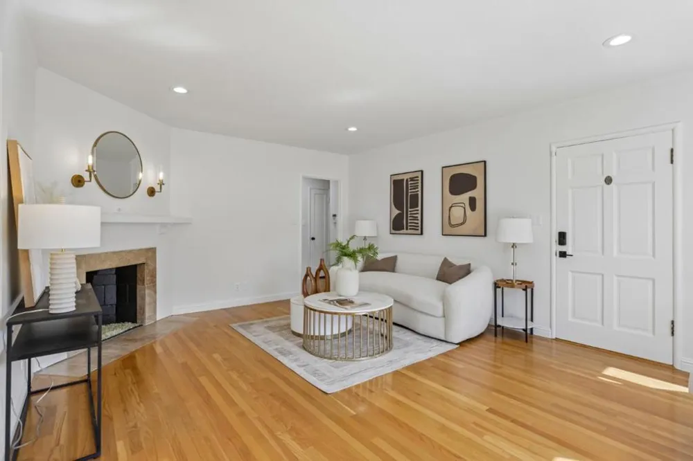 1054 Thornton Way San Jose, CA 95128
