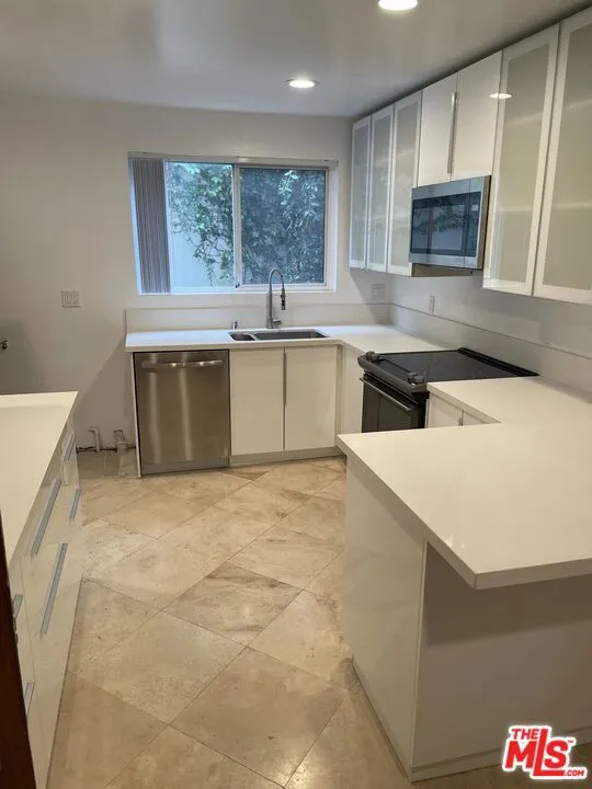 9297 Burton Way #1 Beverly Hills, CA 90210