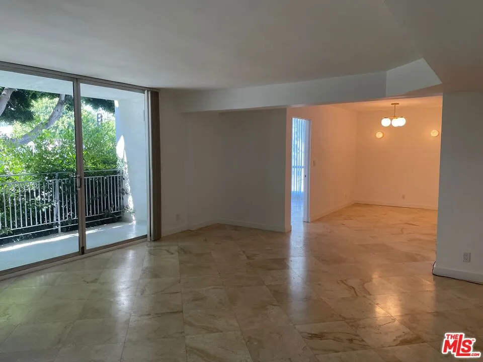 9297 Burton Way #1 Beverly Hills, CA 90210